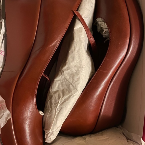 🚨BCBG Wedges🚨 - Picture 8 of 9